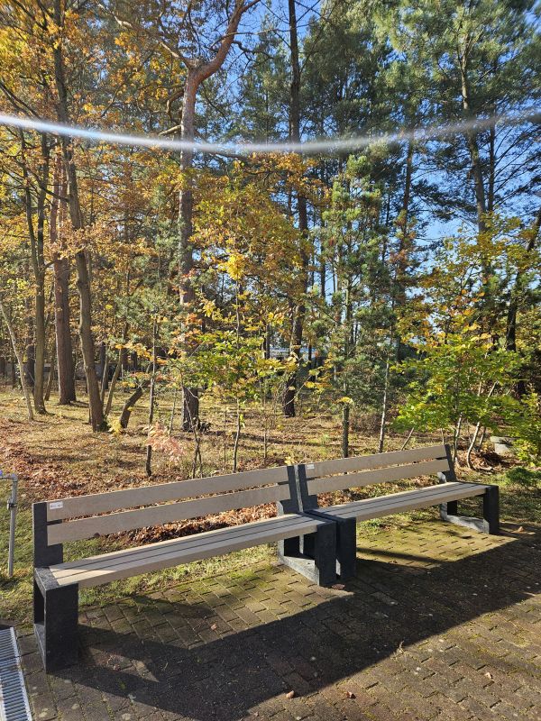 20251029 102321 Friedhofsbank